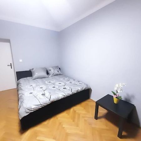 Mieszkanie Na Doby Plac Hallera Apartment Warsaw Exterior photo