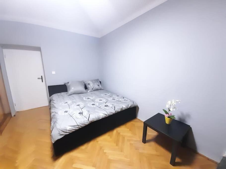 Mieszkanie Na Doby Plac Hallera Apartment Warsaw Exterior photo